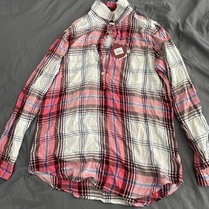 Plaid pink/burgundy/white long sleeve shirt